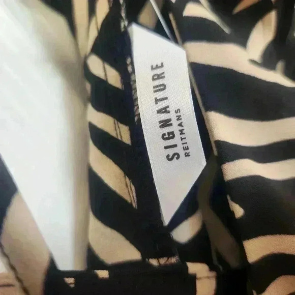 Reitman's Signature Plus Size V-Front & Back Polyester Ruffle Blouse Size 2x - Picture 10 of 13